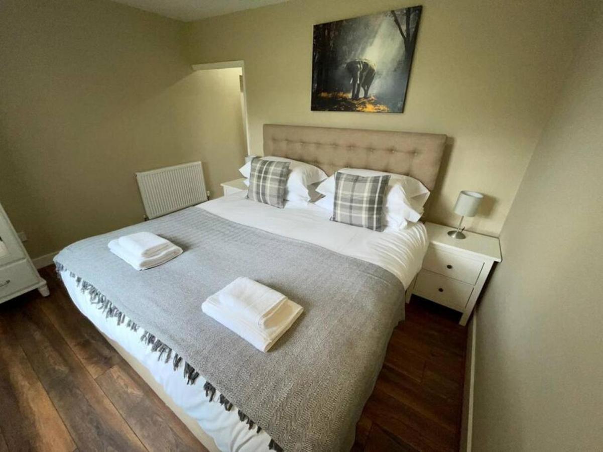 Lydney House Swaffham Sleeps 22 Villa ภายนอก รูปภาพ