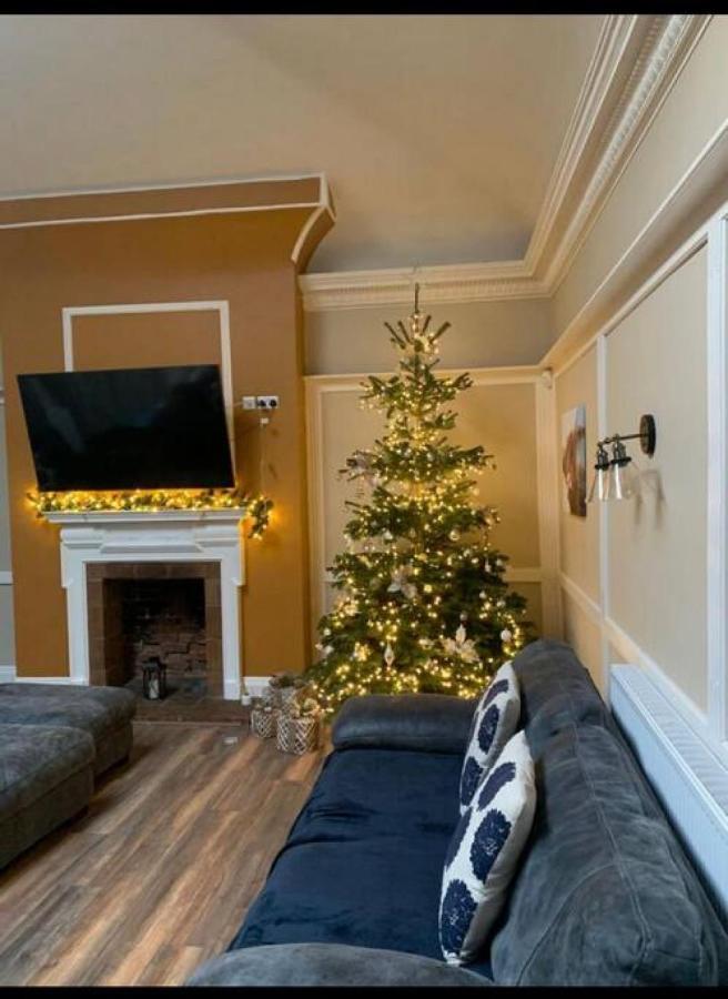 Lydney House Swaffham Sleeps 22 Villa ภายนอก รูปภาพ