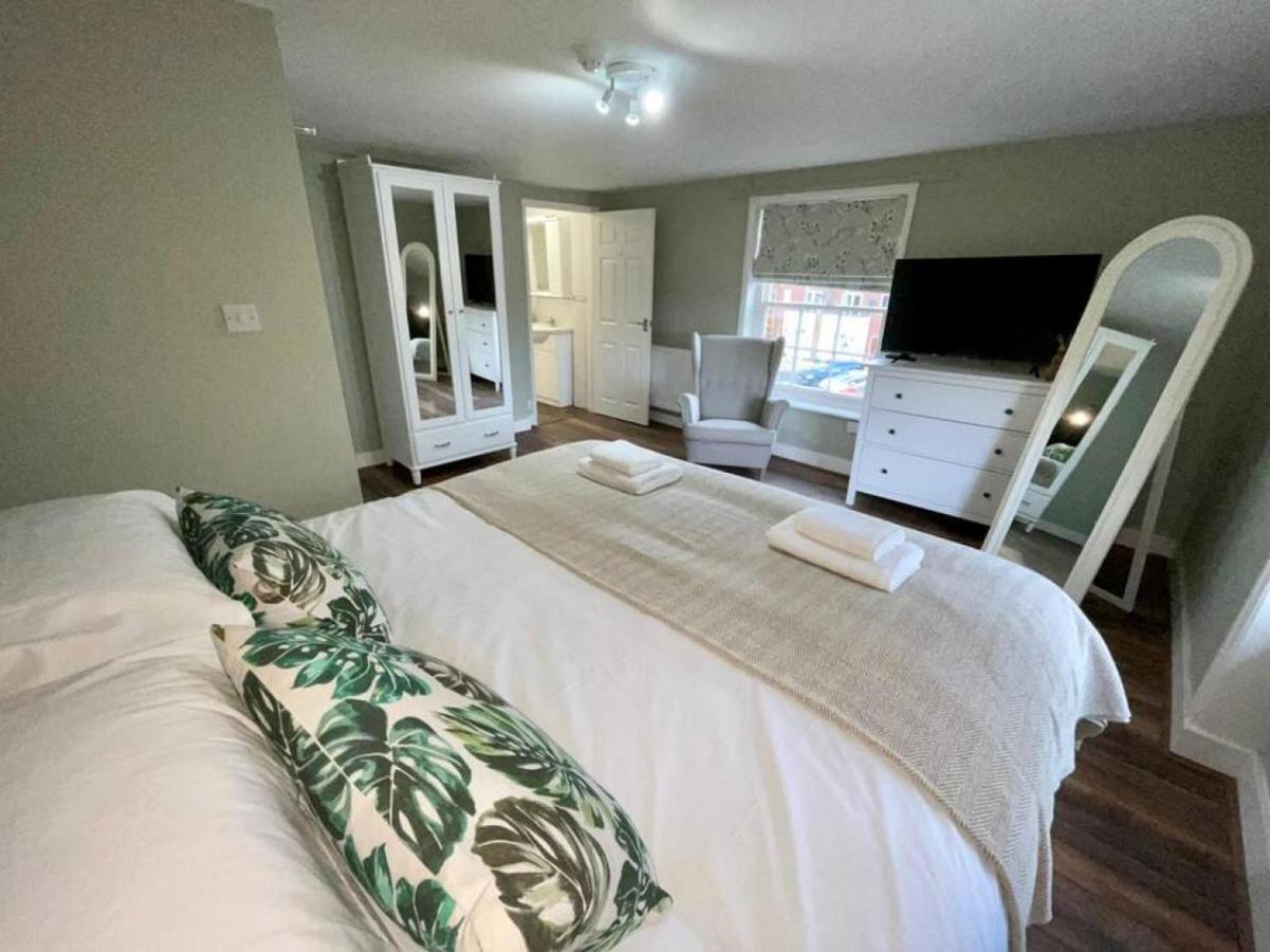 Lydney House Swaffham Sleeps 22 Villa ภายนอก รูปภาพ